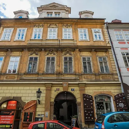 Apartmán Luxepair Near Castle Praha
