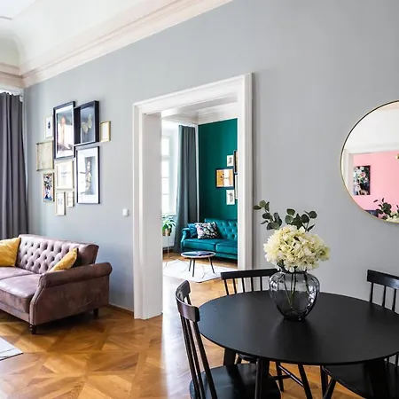 Apartman Luxepair Near Castle Prága