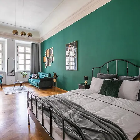 Apartman Luxepair Near Castle Prága