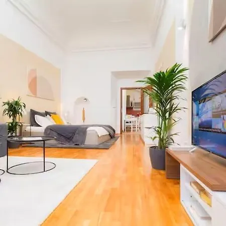 Apartment Luxepair Near Castle