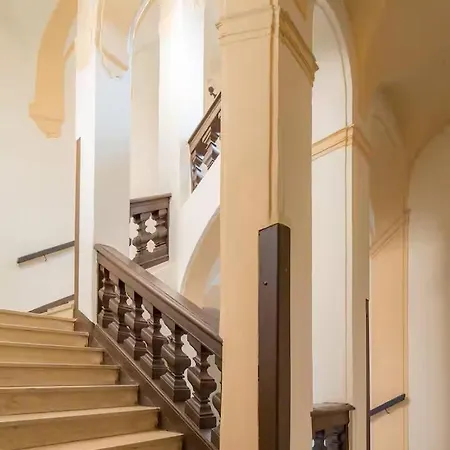 Luxepair Near Castle * Prag