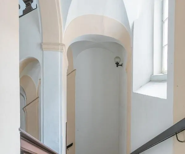 Apartman Luxepair Near Castle *