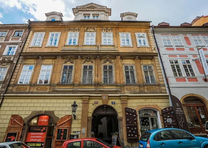 Apartman Luxepair Near Castle Prága